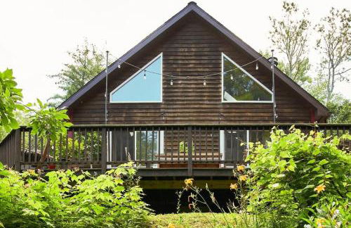 Serene Retreat on a Stream - Photo 37