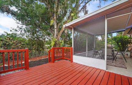 Sunny 3BR Oasis with Water View and Beach Gear Near Siesta - Foto 43