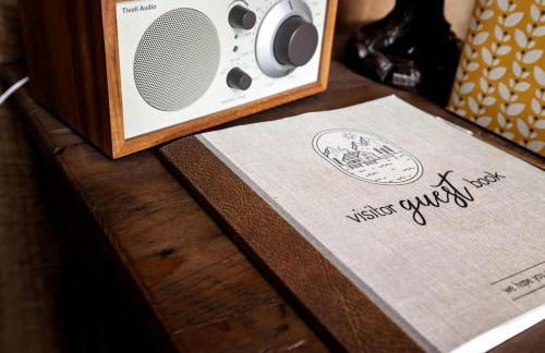 Rustic-Modern Chalet w/ Fire Pit, Deck & Views in Slanesville, WV - Foto 29