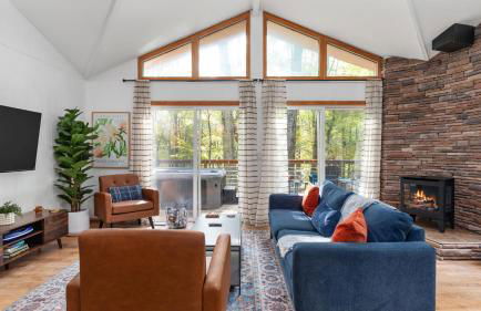 Wooded Nest, Cozy 3BR Chalet Near Spas, Downtown Berkeley Springs & Hiking - Foto 8