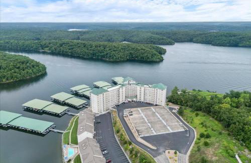 Modern Decor, Views, Grill, Workstation, Boat + 2 PWC Slips & Resort-Style Amenities - Foto 44