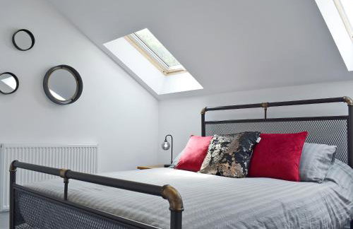 Perivale Lodge - Photo 8