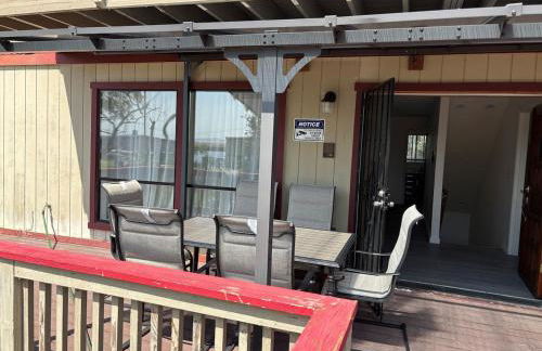 Newly Renovated Lakefront with Dock - Foto 48