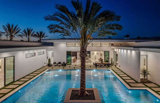 Villa Sleeps 17 w/ Pool, Firepit, Putting Green Bravo Villa 3 by Avantstay - Foto 7