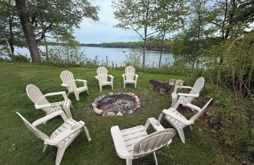 Northwood's Retreat on Pine Lake! With Hot Tub! - Foto 1