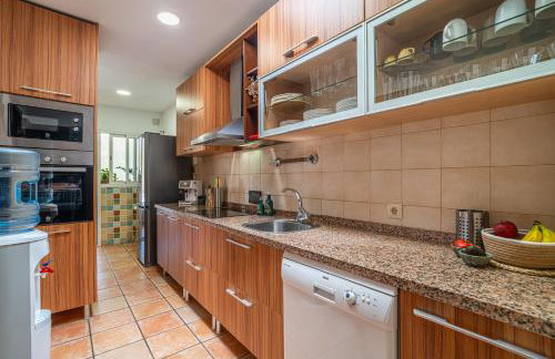 Casa familiar junto al lago con zona de juegos, cine y BBQ - Foto 5