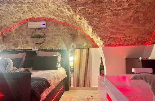 Secret LoveRoom - SpaBalnéo, Lit King Size, CLIM, Chic, calme et discret, 2 personnes - Foto 38