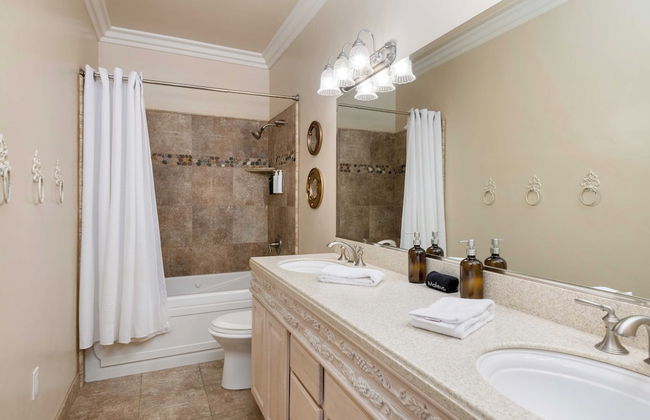 Grand Contento by Avantstay Extraordinary Estate w/ Pool & Movie Room - Photo 13