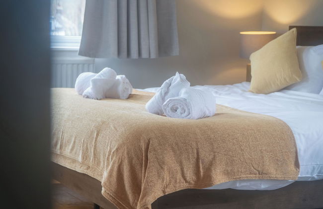 Hill House - 4 Bedroom - Llanrhidian - Photo 10