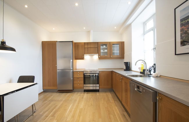 Exclusive 2 Bedroom Apartment - Photo 10