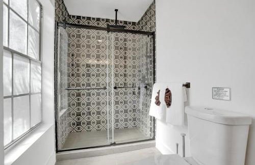 8BR Gem With Pool, Lake View & Tons of Amenities! - Foto 102