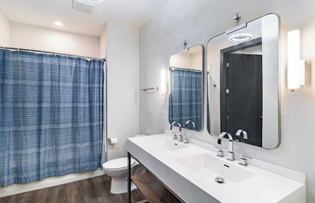 Lindsley by Avantstay Balcony + Modern Design A+ Downtown Location - Photo 23