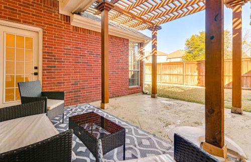 Elegant Home with Private Patio, 2 Mi to UTD Campus! - Photo 32