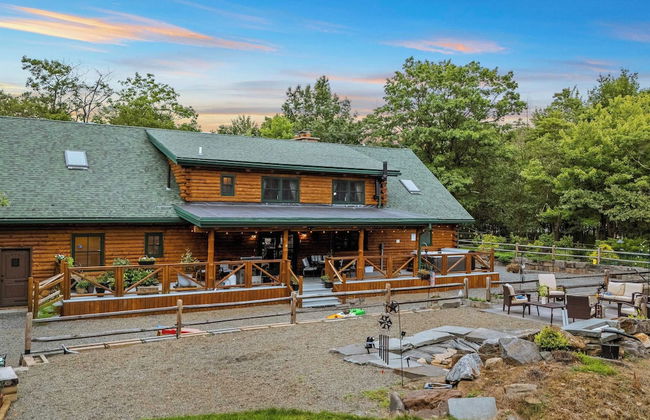 The Bigwood Cabin by Avantstay Hot Tub, Firepit, Pool Table, Private Yard - Photo 78