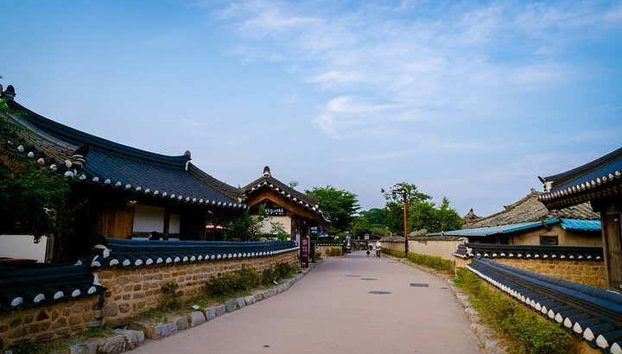 Gyeongju Day Trip - Photo 5, Stroll around the traditional village