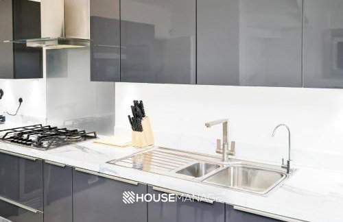 Modern Beautiful 5 bed -Sleeps 13 - Free Parking - Foto 37