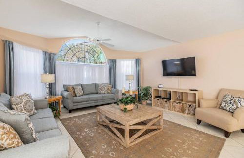 NEAR DIS & Sleeps 10! TWO King Master BR Suites, Bunks For The Kids, Private Patio, NO Steps, Pool, LOW Rates! - Foto 13