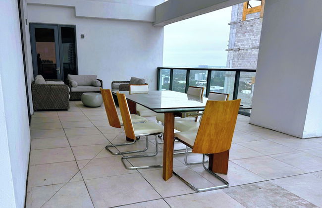 Luxury 3BR with Private Rooftop - Photo 16