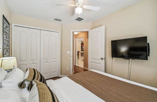 Cozy family Home 5b3b Private Pool 11Mil Disney - Foto 3