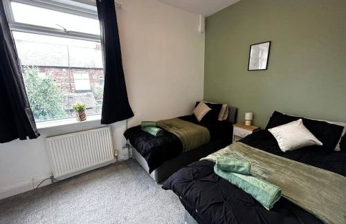 Manchester 3BR House Contractor Hospital Uni - Foto 15