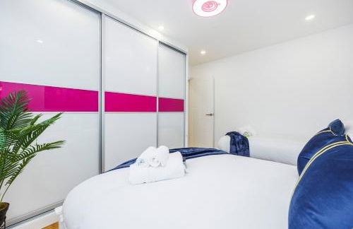 5 Bedroom House , Free Parking , Pool Table , Arcade Machine , Garden , Sleeps 9 , Offers , Ideal For Contractors , Families , Long Term Stays - Foto 7