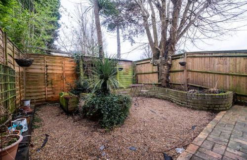 Charming Reigate Cottage Retreat - Foto 42