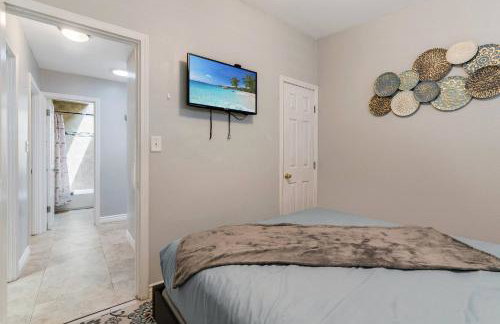 Spacious 4BR w/ Pool, Spa, Mini Golf & Game Lounge - Foto 7