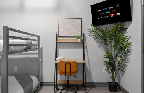 Stunning Downtown Apartment with Pool, Laundry, Parking - Foto 7