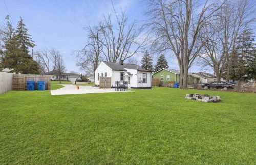Great Location! Cozy Home with Huge Backyard - Foto 12