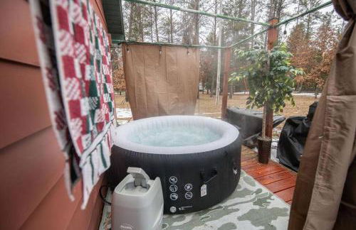 Black bear cabin with blow up hot tub - Foto 2