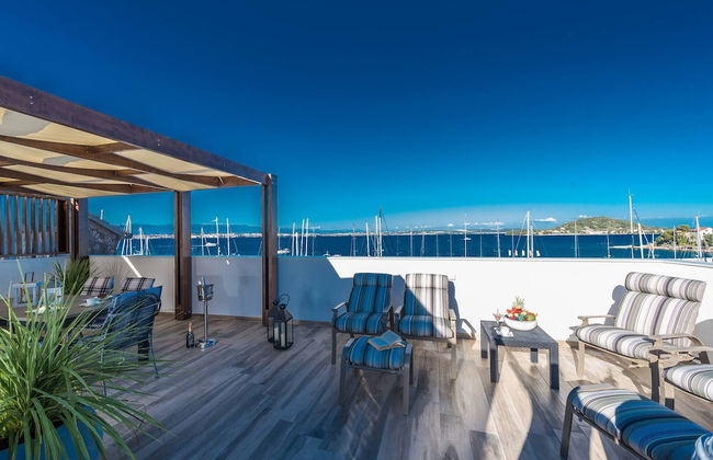 Good Life, Luxury Seafront Apartment - Photo 27