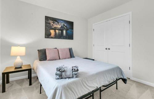 Quiet 3 Bedroom Escape in Ladson with 2 Car Garage - Foto 2