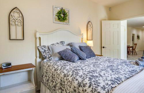 Charming Gravois Mills Escape with Private Backyard! - Foto 16