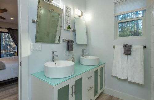 Spacious 4BR Mountain Retreat for 16 in Fairview - Foto 9