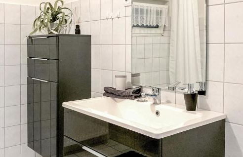 2 Bedroom Cozy Apartment In Bad Pyrmont - Foto 17