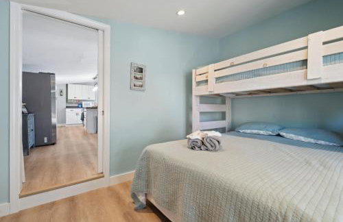 Riverside Retreat Minutes to Beach Updated Kitchen - Foto 21