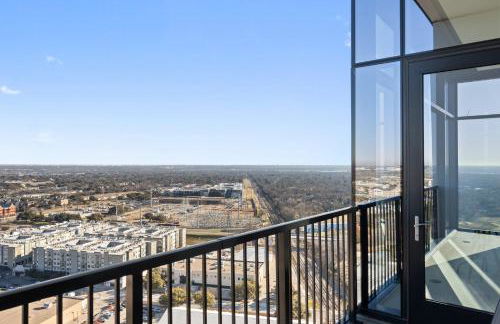 Luxurious Highland Park Penthouse with Stunning Views - Foto 10