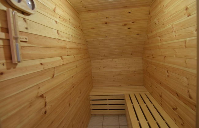 Holiday Apartment With Sauna - Photo 15