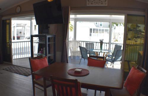 Pelican's Roost, Waterfront comfort at Venture Out - Foto 30