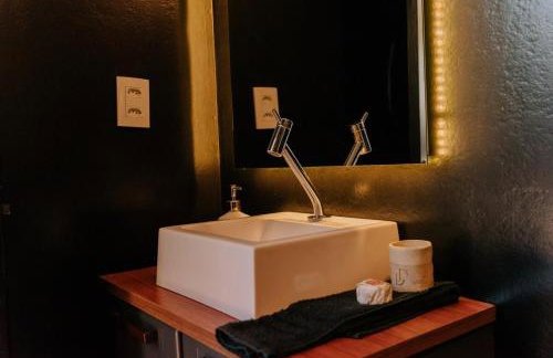 Chalé para 4 pessoas, 2km do Centro, Pet Friendly, Wi-fi 1GB, Lareira e Ar condicionado - Foto 37