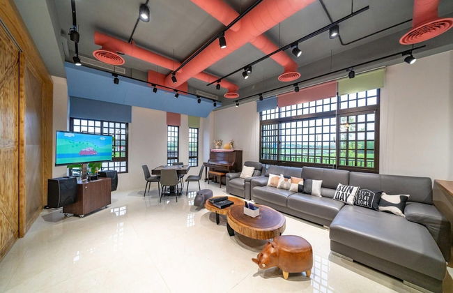 Young Villa - Photo 8