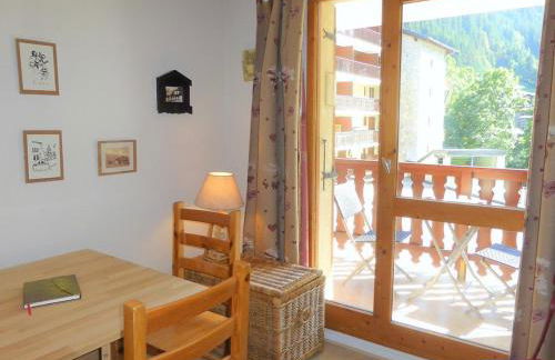 Charmant appart rénové 4 pers, balcon sud, plein centre, proche ski et piscine! - FR-1-342-187 - Foto 7