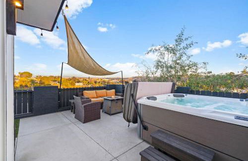 Dog-Friendly House with Hot Tub, AC, Game Room - Photo 73