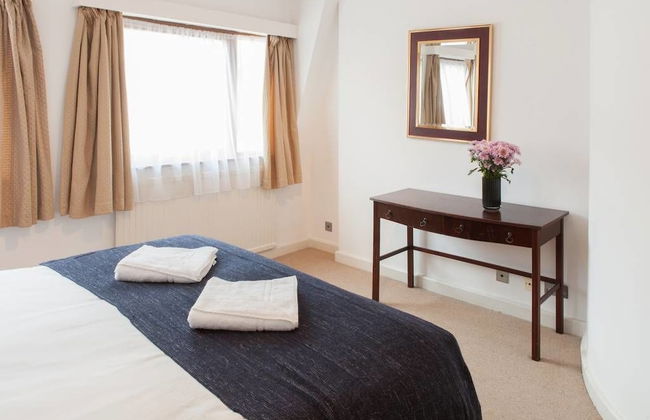 Stylish Apartments next to Buckingham Palace - Photo 4
