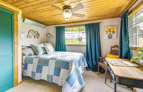Hike, Swim and Fish Lakefront Cabin in Roach! - Foto 14