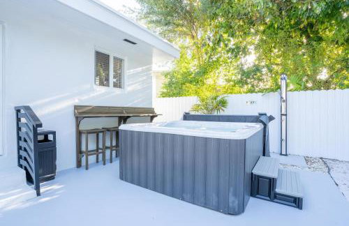 5BR HotTubPoolTableMiniGolf 7 min to Wynwood - Foto 35