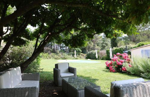 Bastide Magnolia - Gite et chambres d 'hôtes Les dépendances, Roussillon - Foto 9