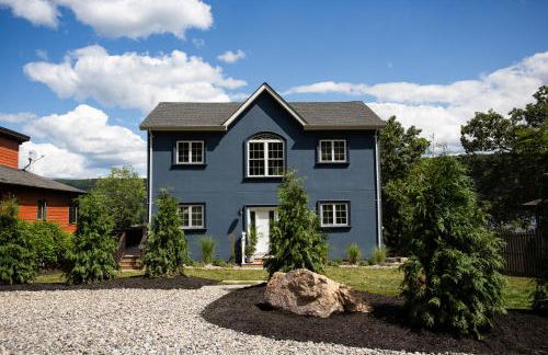 Lakeview Villa with Private Hot Tub, Firepit & Spacious Decks with Breathtaking Cliff Views - Foto 48