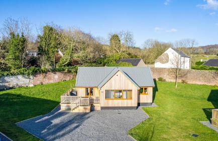 Kestrel Lodge 6 with Hot Tub - Photo 1