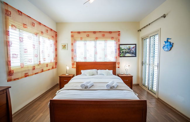 Beachfront 3 BDR Villa With Pool - Photo 2